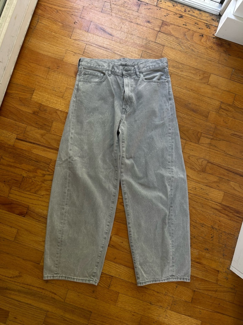 Men's GU Relaxed Fit Washed Light Gray Jeans